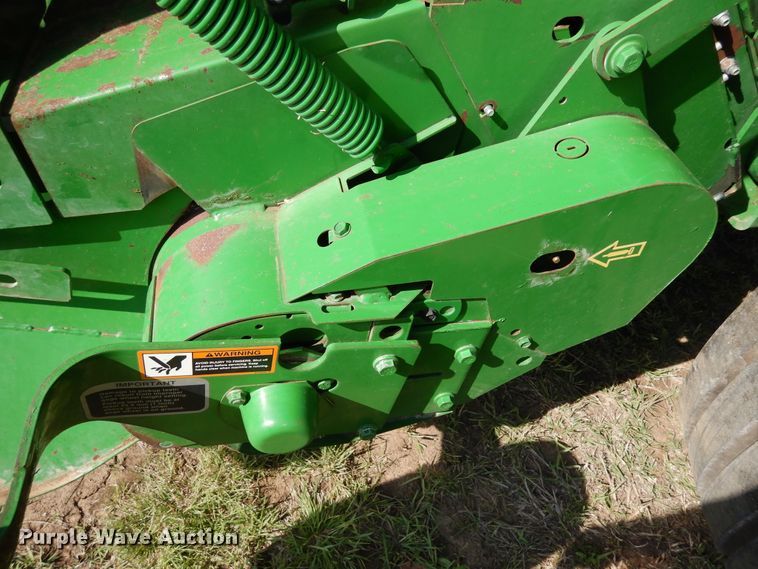 image for item JR9571 2014 John Deere 569  round baler