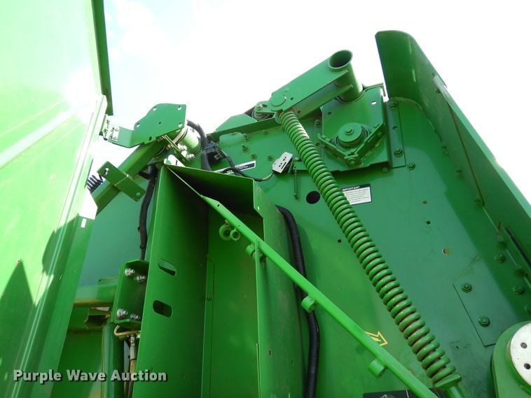 image for item JR9571 2014 John Deere 569  round baler