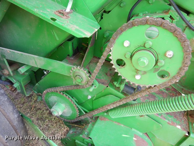 image for item JR9571 2014 John Deere 569  round baler