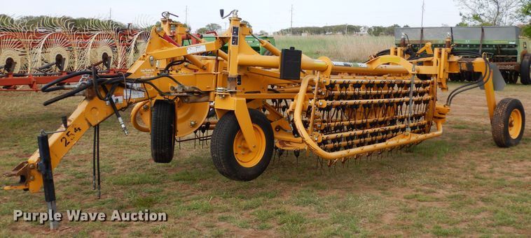 image for item JR9573 2013 Vermeer R2300  hay rake