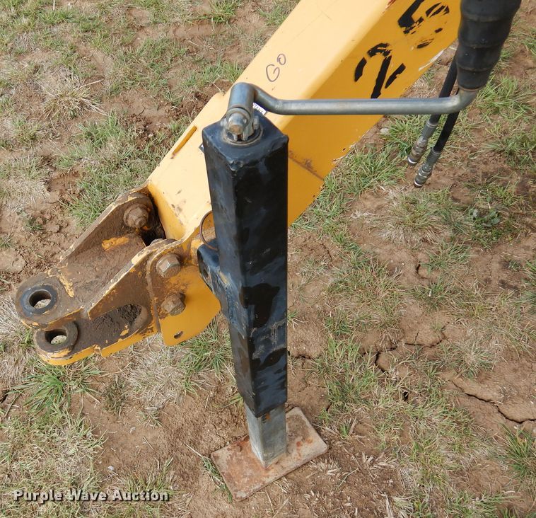 image for item JR9573 2013 Vermeer R2300  hay rake