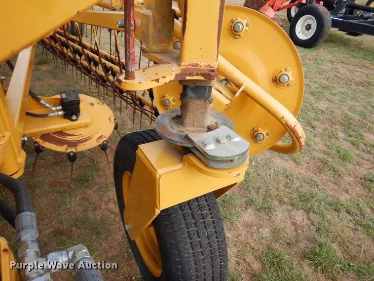 image for item JR9573 2013 Vermeer R2300  hay rake