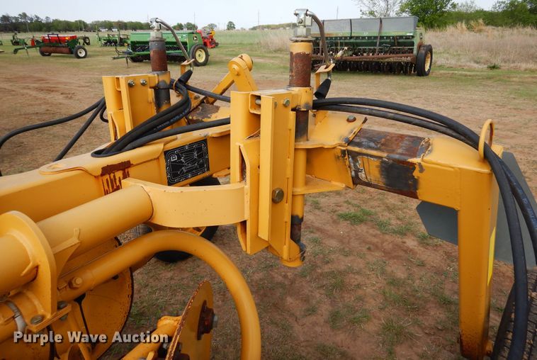 image for item JR9573 2013 Vermeer R2300  hay rake