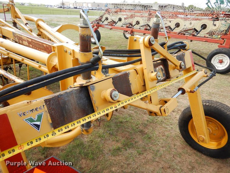 image for item JR9573 2013 Vermeer R2300  hay rake