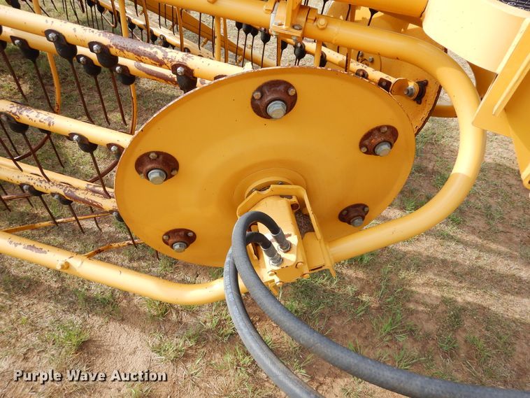 image for item JR9573 2013 Vermeer R2300  hay rake