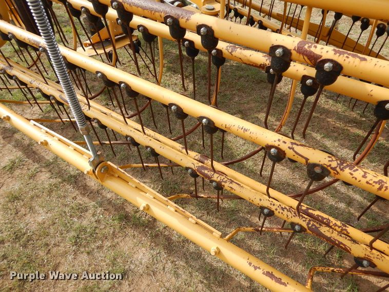 image for item JR9573 2013 Vermeer R2300  hay rake