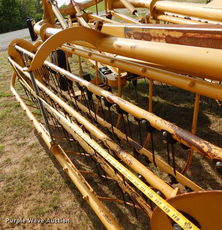 image for item JR9573 2013 Vermeer R2300  hay rake