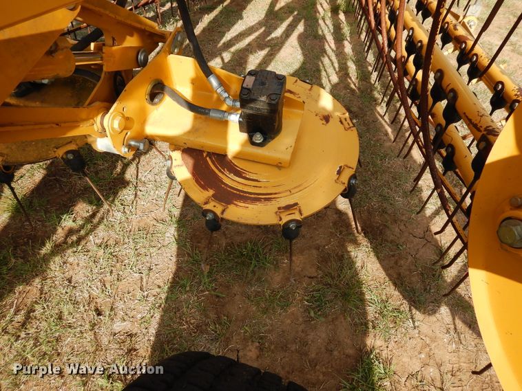 image for item JR9573 2013 Vermeer R2300  hay rake