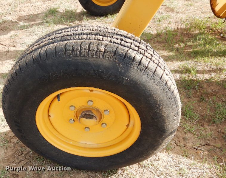 image for item JR9573 2013 Vermeer R2300  hay rake