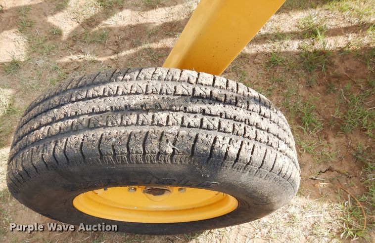 image for item JR9573 2013 Vermeer R2300  hay rake