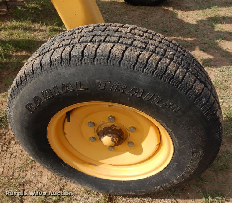 image for item JR9573 2013 Vermeer R2300  hay rake