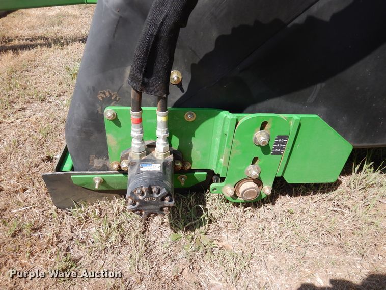 image for item JR9585 John Deere TC125  turf collector