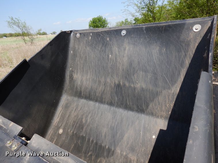 image for item JR9585 John Deere TC125  turf collector