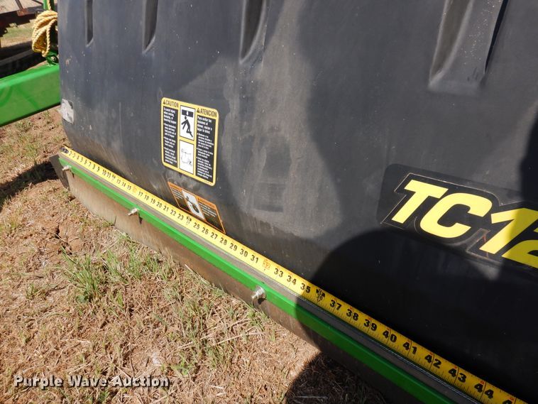 image for item JR9585 John Deere TC125  turf collector
