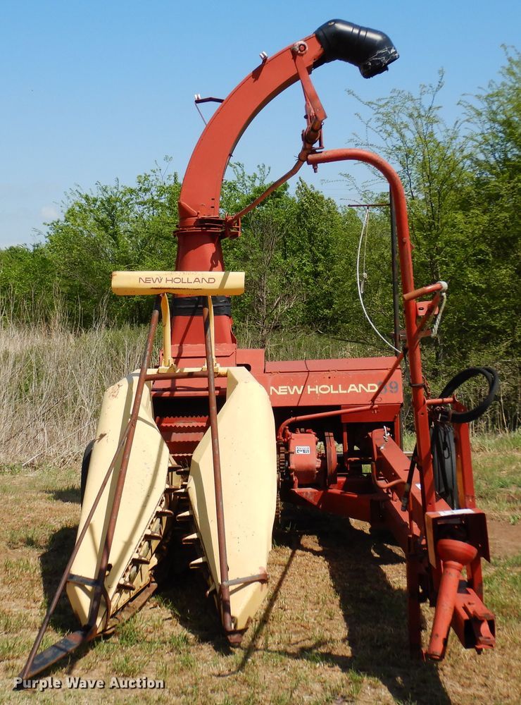 image for item JR9586 New Holland 718  forage harvester