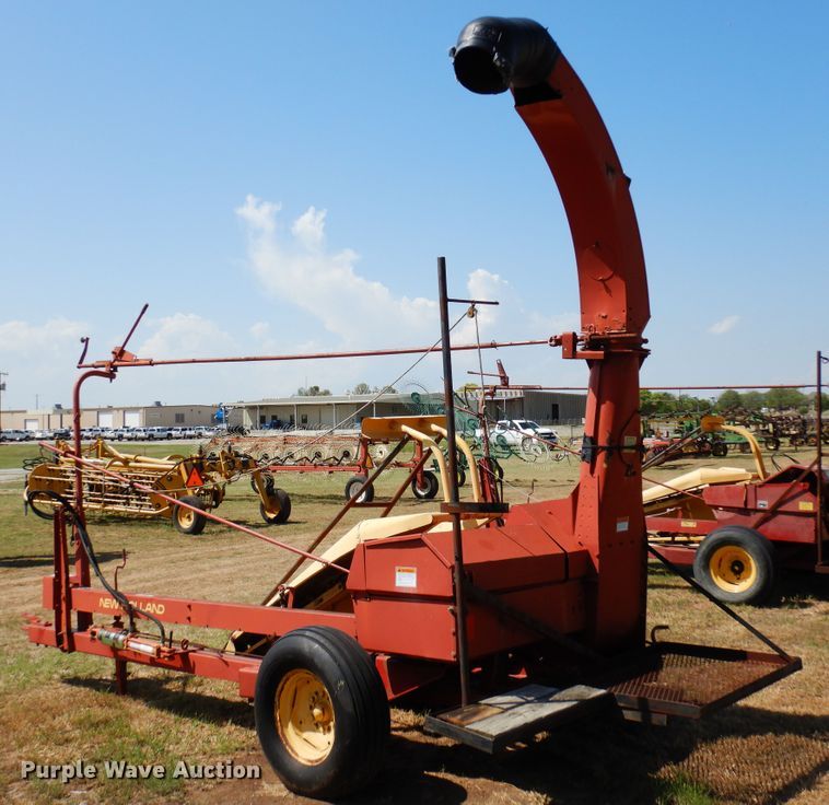 image for item JR9586 New Holland 718  forage harvester