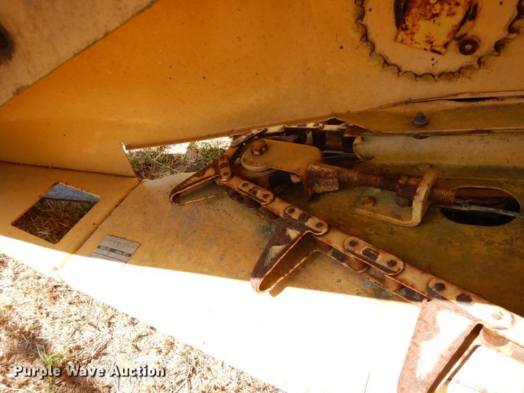 image for item JR9586 New Holland 718  forage harvester