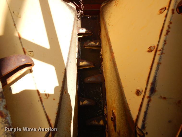 image for item JR9586 New Holland 718  forage harvester