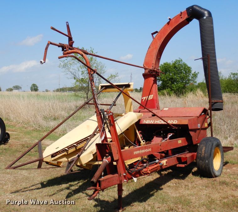 image for item JR9587 1980 New Holland 718  forage harvester