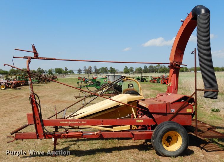 image for item JR9587 1980 New Holland 718  forage harvester