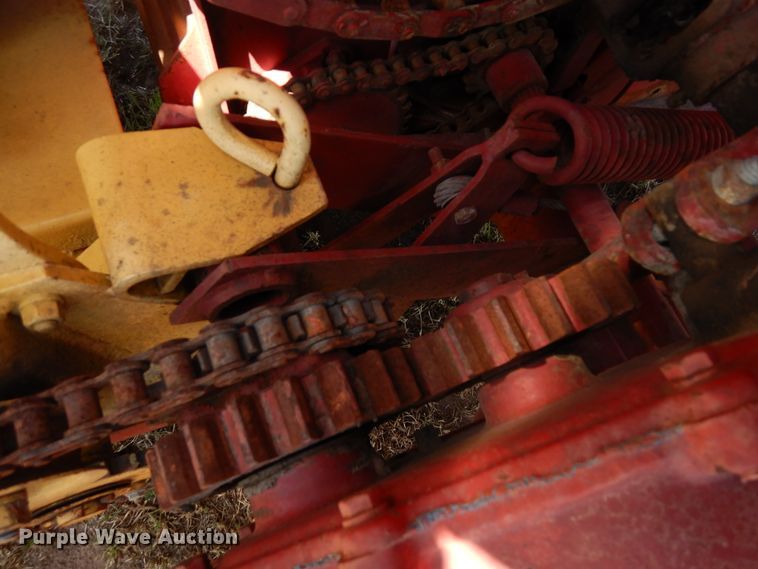 image for item JR9587 1980 New Holland 718  forage harvester