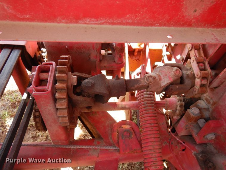 image for item JR9587 1980 New Holland 718  forage harvester