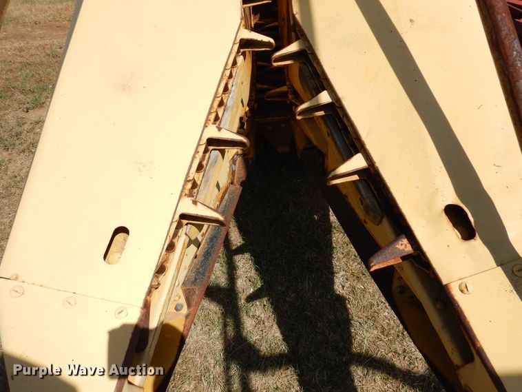 image for item JR9587 1980 New Holland 718  forage harvester