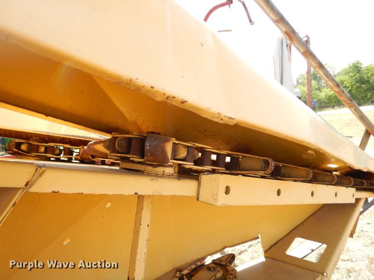 image for item JR9587 1980 New Holland 718  forage harvester