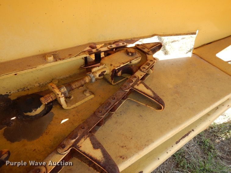 image for item JR9587 1980 New Holland 718  forage harvester