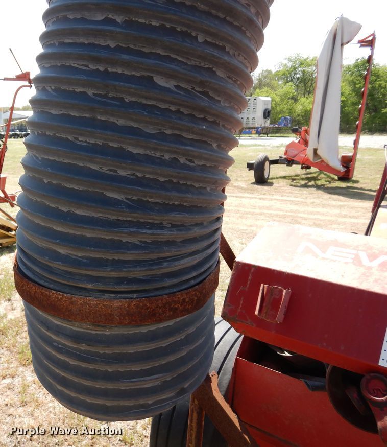 image for item JR9587 1980 New Holland 718  forage harvester