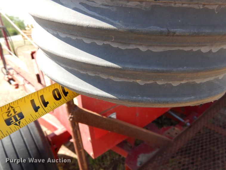 image for item JR9587 1980 New Holland 718  forage harvester