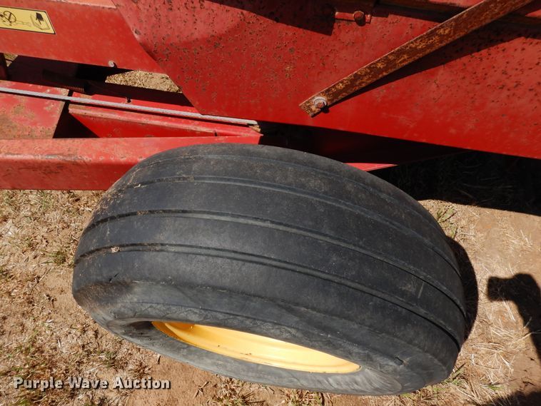 image for item JR9587 1980 New Holland 718  forage harvester