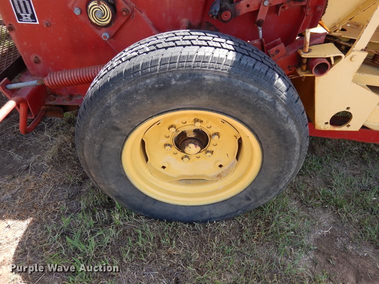 image for item JR9587 1980 New Holland 718  forage harvester