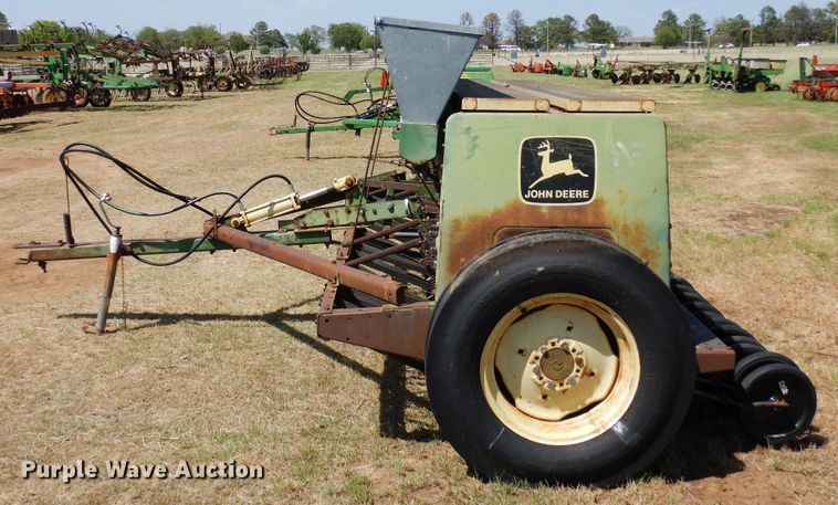 image for item JR9588 John Deere 8350  grain drill