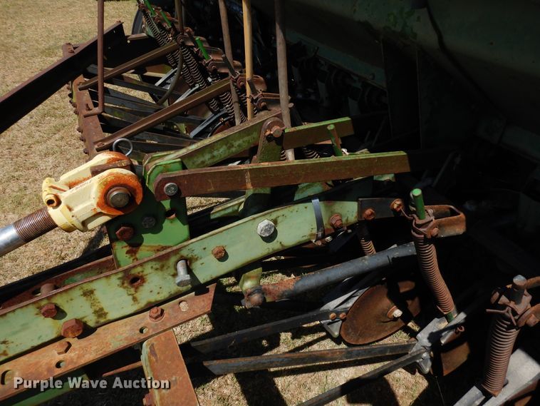 image for item JR9588 John Deere 8350  grain drill