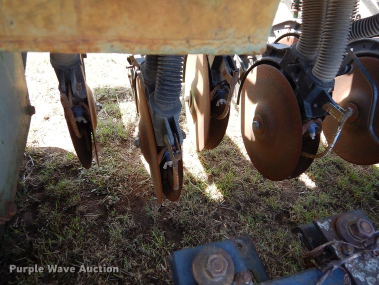 image for item JR9588 John Deere 8350  grain drill