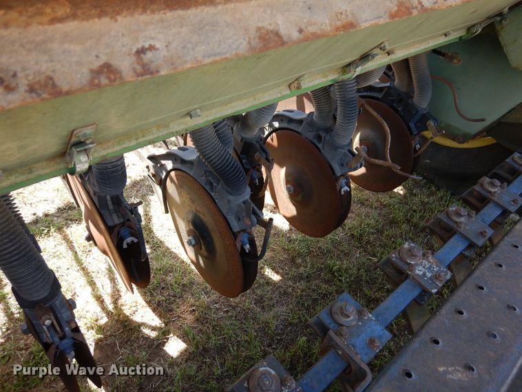 image for item JR9588 John Deere 8350  grain drill