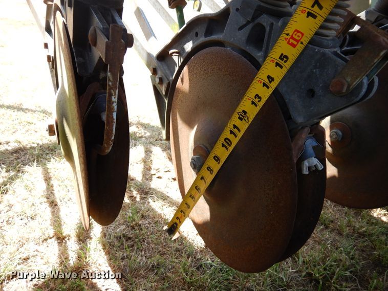 image for item JR9588 John Deere 8350  grain drill