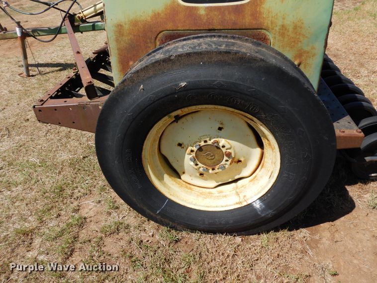 image for item JR9588 John Deere 8350  grain drill