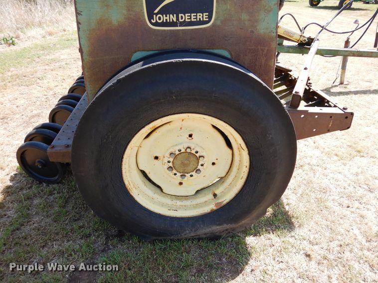 image for item JR9588 John Deere 8350  grain drill