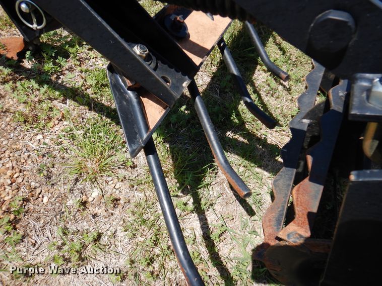 image for item JR9597 Unverferth Perfecta 12  field cultivator