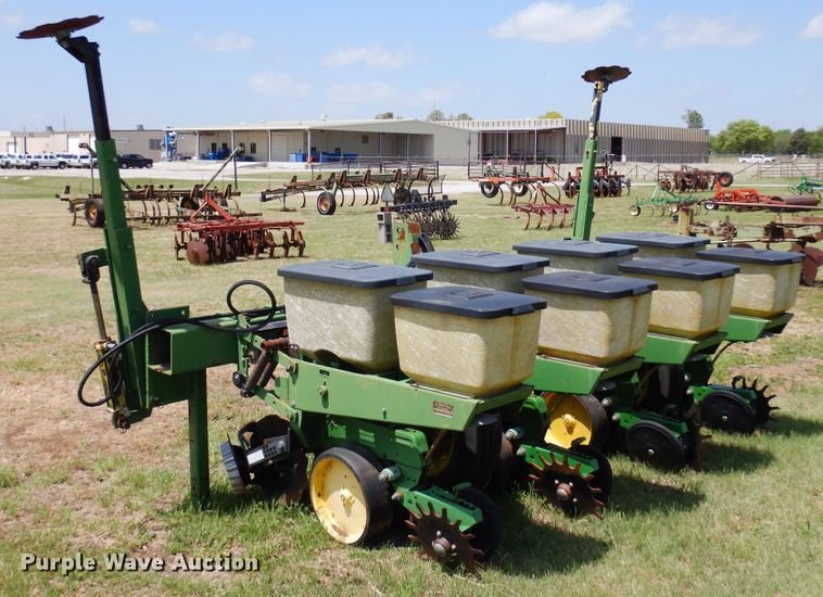 image for item JR9602 John Deere  no-till planter