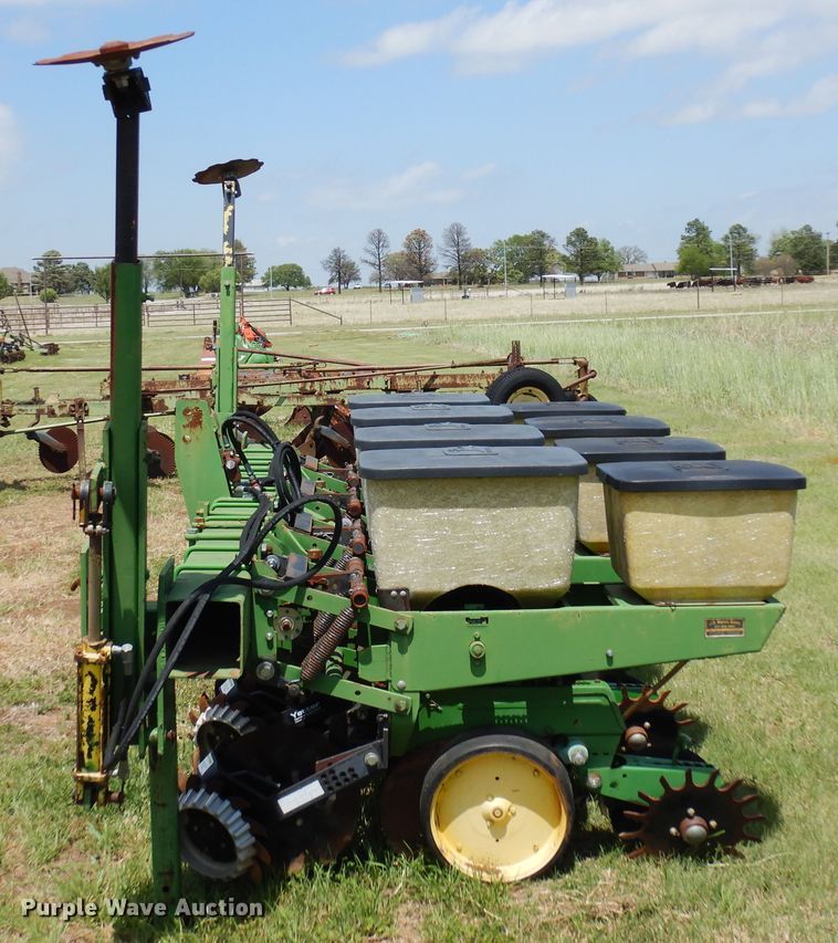 image for item JR9602 John Deere  no-till planter