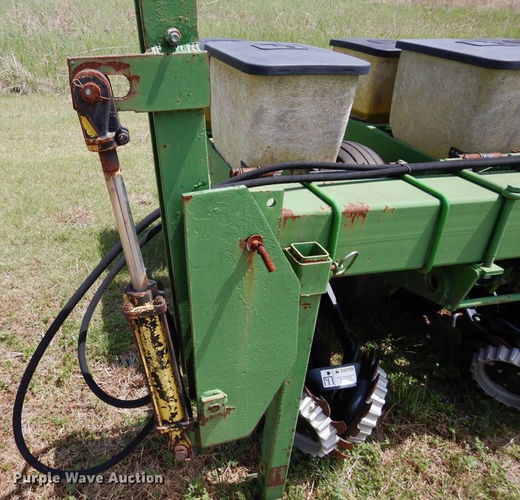 image for item JR9602 John Deere  no-till planter