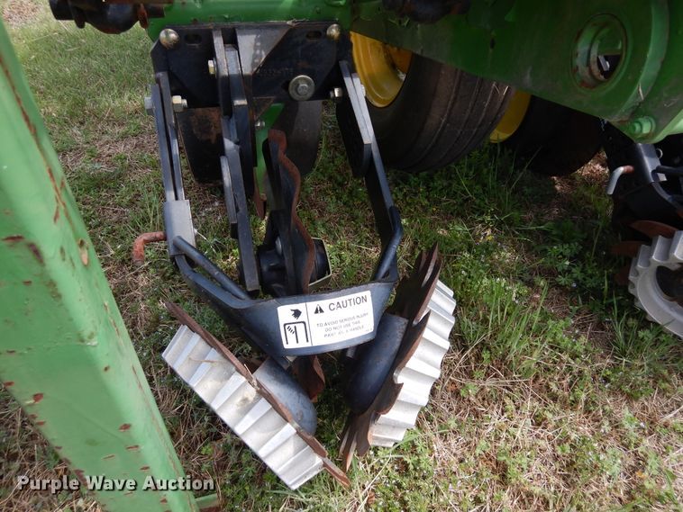 image for item JR9602 John Deere  no-till planter