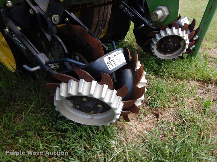 image for item JR9602 John Deere  no-till planter