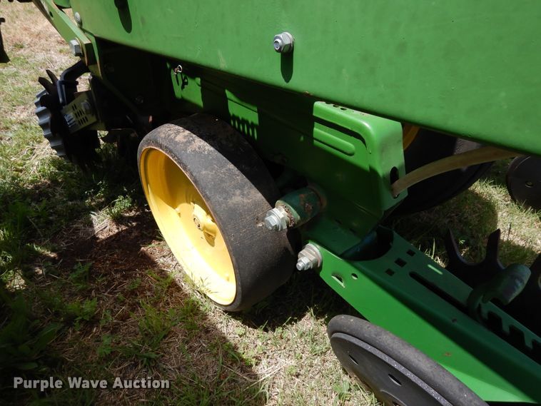 image for item JR9602 John Deere  no-till planter
