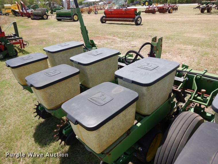 image for item JR9602 John Deere  no-till planter