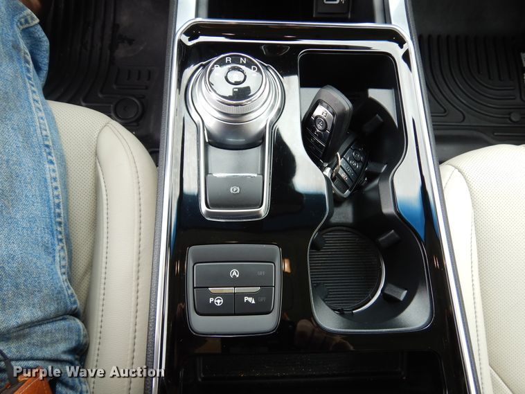 image for item KR9764 2020 Ford Edge Titanium  SUV