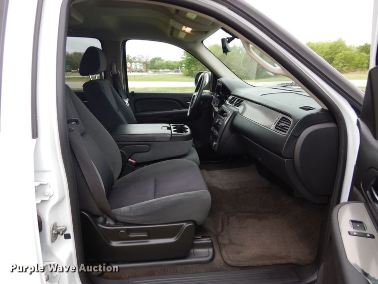 image for item KR9766 2009 Chevrolet Suburban  SUV